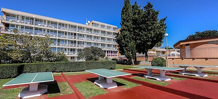Arena Hotel Holiday