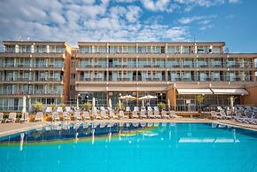 Arena Hotel Holiday