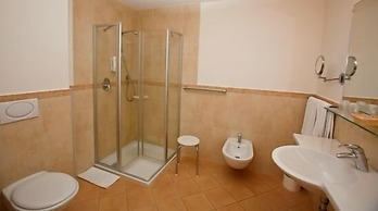 Airport-Hotel Fortuna