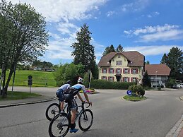 Hotel zum Kreuz St Peter