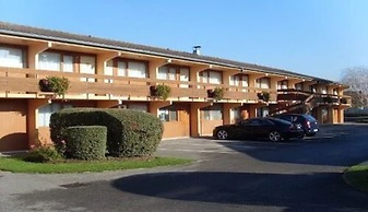Hôtel Grill Le Coudray-Montceaux