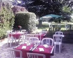 Hôtel Grill Le Coudray-Montceaux