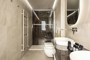 Aramis Deluxe Rooms
