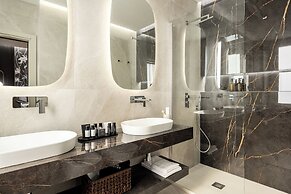 Aramis Deluxe Rooms
