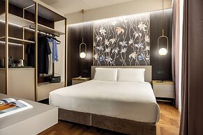 Aramis Deluxe Rooms