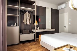 Aramis Deluxe Rooms