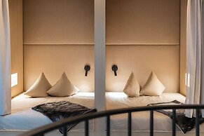 Schwarzer Adler - Concept Living