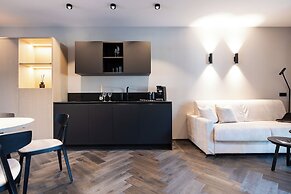 Schwarzer Adler - Concept Living