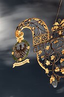 Schwarzer Adler - Concept Living
