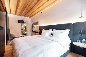 Schwarzer Adler - Concept Living
