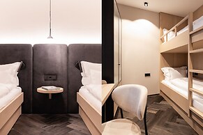 Schwarzer Adler - Concept Living