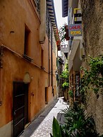 Meublè Adriana Vegan