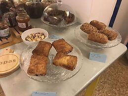 Meublè Adriana Vegan