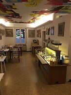 Meublè Adriana Vegan