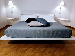 Stella CasaBono (B&B)