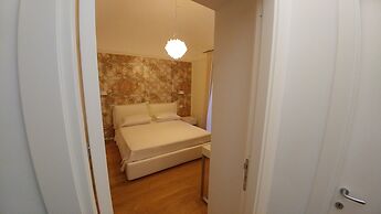 Stella CasaBono (B&B)