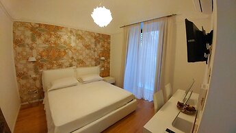 Stella CasaBono (B&B)