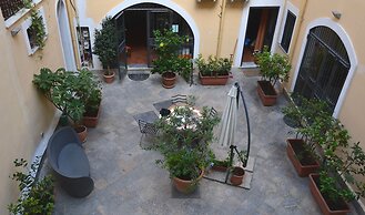 Al Giardino dell'Alloro - Locazioni Turistiche