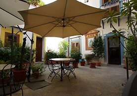 Al Giardino dell'Alloro - Locazioni Turistiche