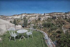 Traveller's Cave Hotel