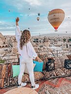 Traveller's Cave Hotel