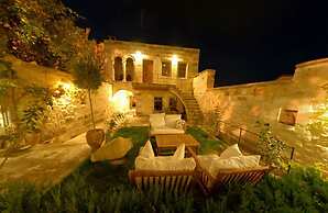 Traveller's Cave Hotel