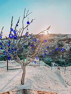 Traveller's Cave Hotel