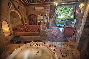 Traveller's Cave Hotel