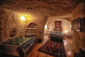 Traveller's Cave Hotel