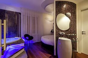 SUITE SISTINA FOR BRAVE LOVERS