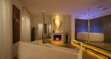 SUITE SISTINA FOR BRAVE LOVERS