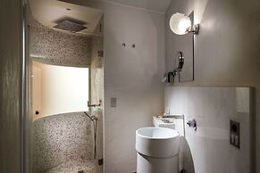 SUITE SISTINA FOR BRAVE LOVERS