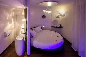 SUITE SISTINA FOR BRAVE LOVERS