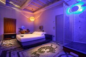 SUITE SISTINA FOR BRAVE LOVERS