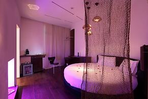 SUITE SISTINA FOR BRAVE LOVERS