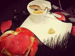 SUITE SISTINA FOR BRAVE LOVERS