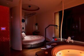 SUITE SISTINA FOR BRAVE LOVERS