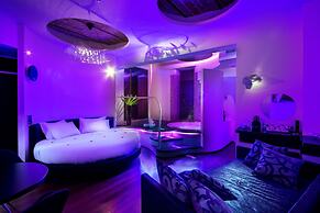 SUITE SISTINA FOR BRAVE LOVERS