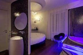 SUITE SISTINA FOR BRAVE LOVERS