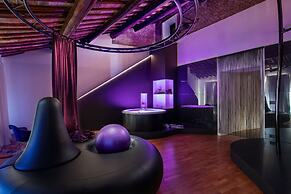 SUITE SISTINA FOR BRAVE LOVERS