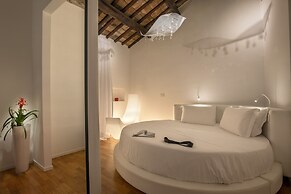 SUITE SISTINA FOR BRAVE LOVERS