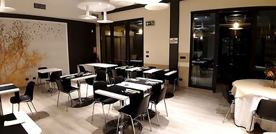 Continental Urban Art Hotel