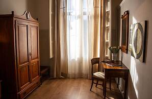 La Collegiata Guest House