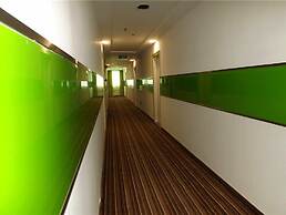 V8 Hotel Xi Lang Branch