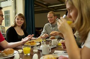 The 4 You Hostel & Hotel