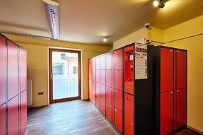 The 4 You Hostel & Hotel