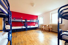 The 4 You Hostel & Hotel