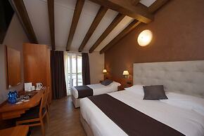 Hotel Clarin 14 by Dori