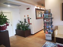 Hotel Clarin 14 by Dori