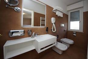 Hotel Clarin 14 by Dori